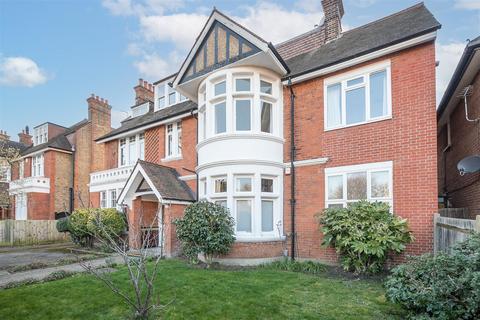 2 bedroom flat to rent, Gwendolen Avenue, Putney