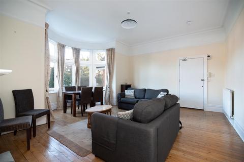 2 bedroom flat to rent, Gwendolen Avenue, Putney