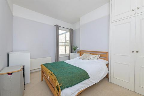 2 bedroom flat to rent, Norroy Road, Putney