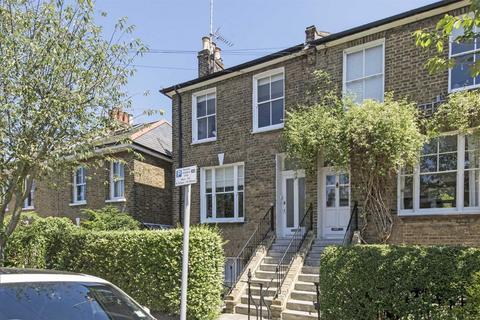 2 bedroom flat to rent, Pentlow Street, Putney