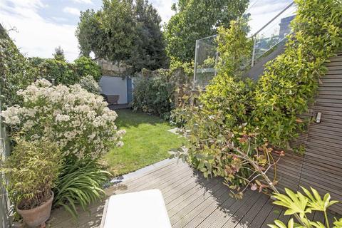 3 bedroom flat to rent, Lower Richmond Road, Putney