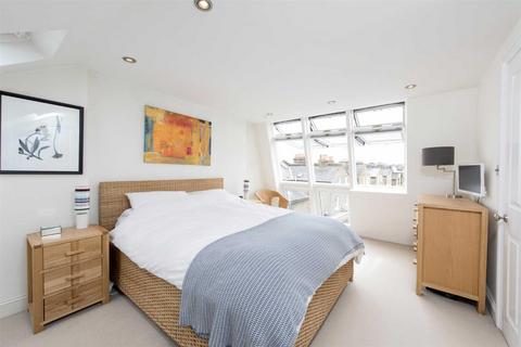 3 bedroom flat to rent, Lower Richmond Road, Putney