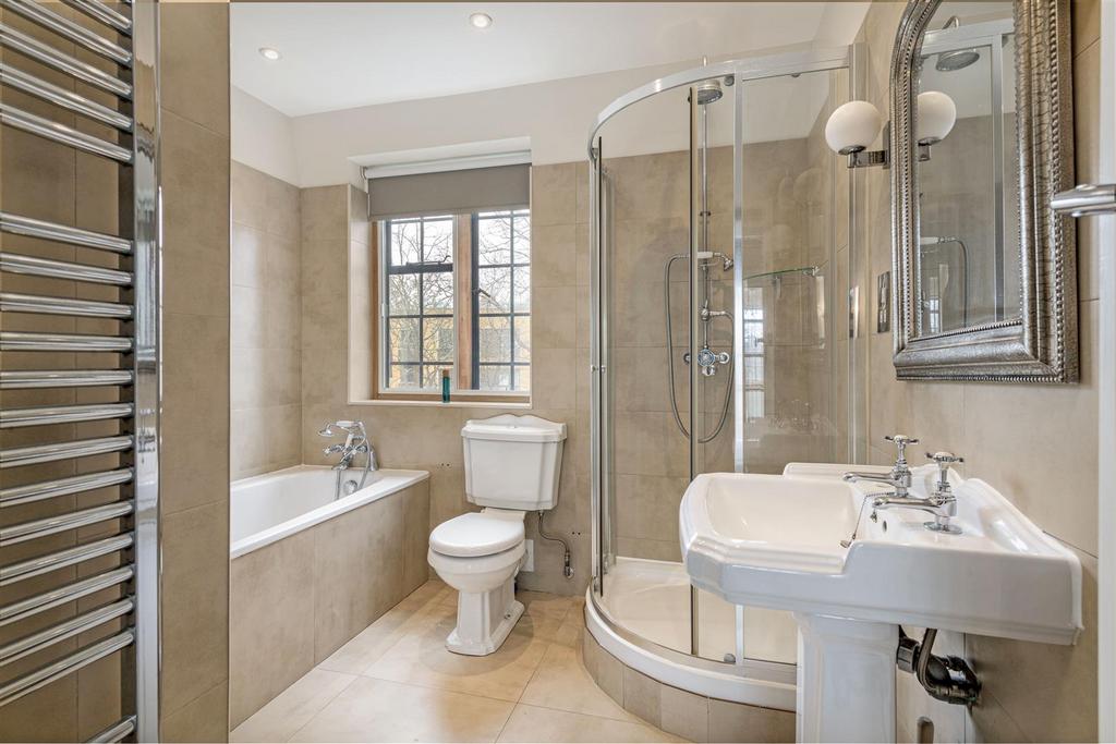 8 Bede Hse Bath.jpg