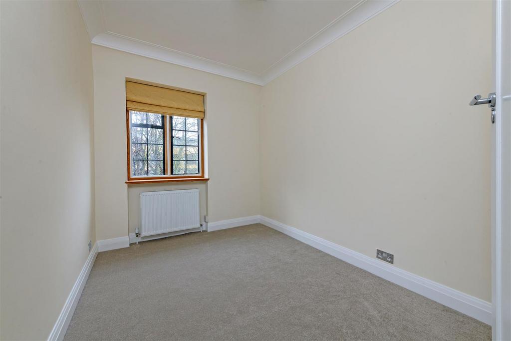 8 Bede Hse Bed 3.jpg