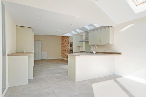 3 bedroom terraced house to rent, Sydenham Terrace, Halifax Road, Cambridge