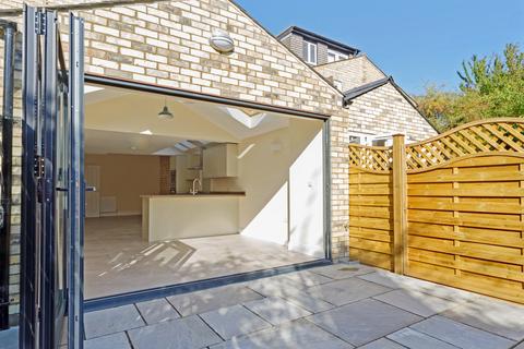 3 bedroom terraced house to rent, Sydenham Terrace, Halifax Road, Cambridge