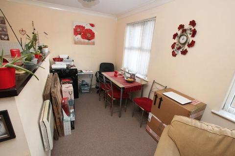 2 bedroom apartment to rent - Bankfield Street, Blackley, Manchester M9 8DQ