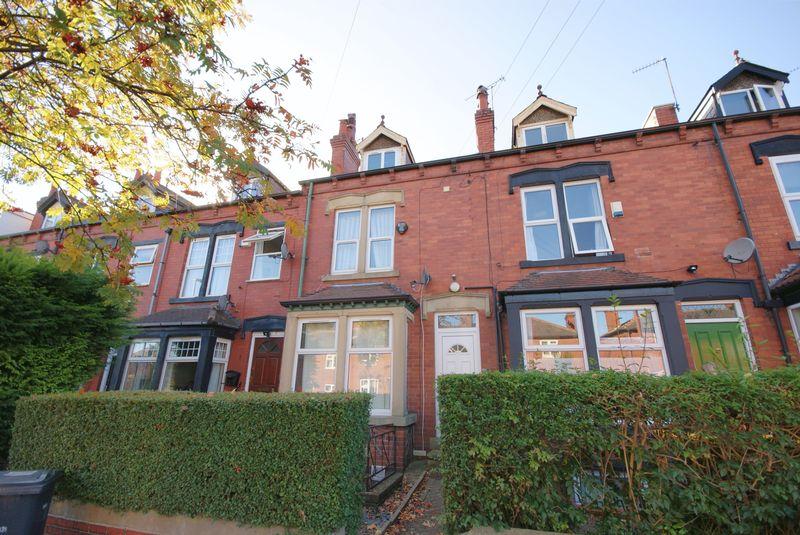 Ash Road, Leeds 6 bed terraced house £2,002 pcm (£462 pw)