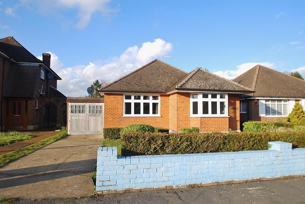 Oakington Avenue, Little Chalfont, HP6 2 bed detached bungalow £625,000