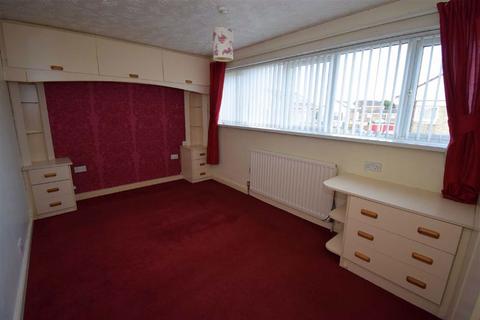 3 bedroom semi-detached house for sale - Dryden Close, South Shields, South Shields