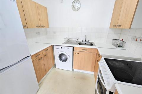 1 bedroom apartment to rent, Carlton House, 413 - 419 Staines Road, Bedfont
