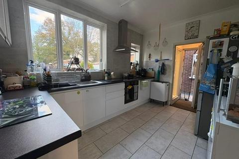 undefined, Hanworth Park,  Feltham,  TW13