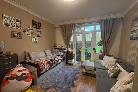 undefined, Hanworth Park,  Feltham,  TW13