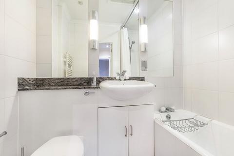 1 bedroom flat for sale, Queen's Gate, SW7