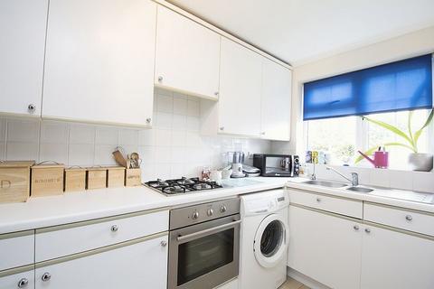 2 bedroom terraced house to rent, Mayfield Close, Walton-On-Thames.