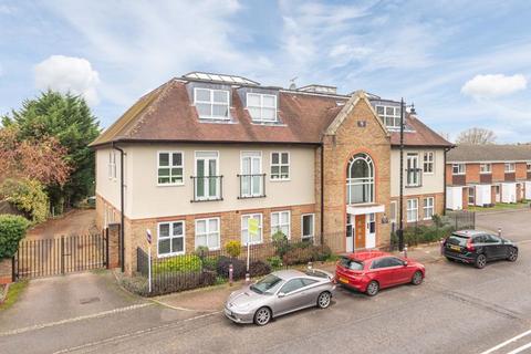 1 bedroom apartment to rent, Windsor Street, Chertsey