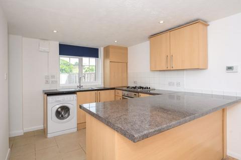 1 bedroom property to rent, Kings Road, Walton-On-Thames