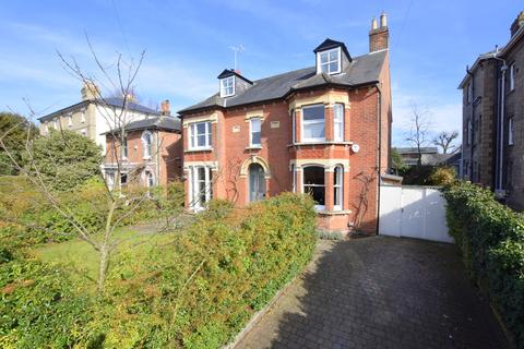 6 bedroom detached house to rent - Beverley Road, Colchester, Essex