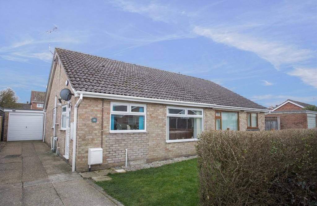 North Park, Fakenham 2 bed semidetached bungalow £185,000