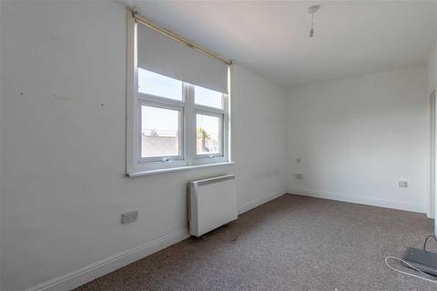 1 bedroom maisonette to rent, Bowling Green Avenue, Kettering