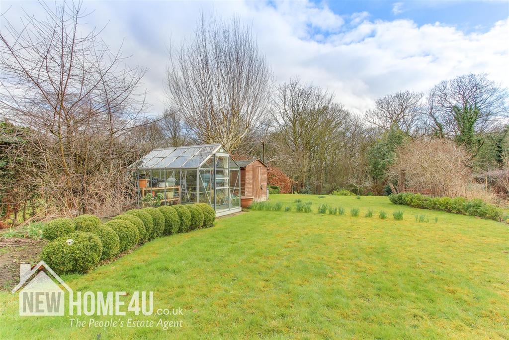 Wepre Park, Connah's Quay, Deeside 5 bed detached house £299,999