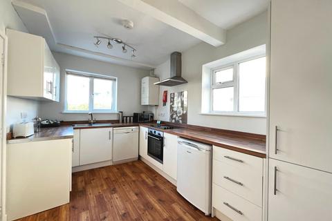 4 bedroom semi-detached house to rent - STUDENT PROPERTY - Springfield Road, Cirencester
