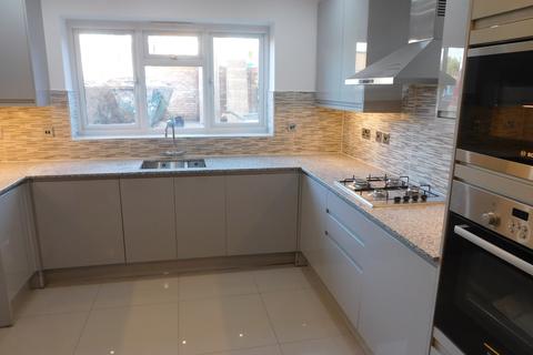 3 bedroom end of terrace house for sale - Salt Hill Close, Ickenham UB8