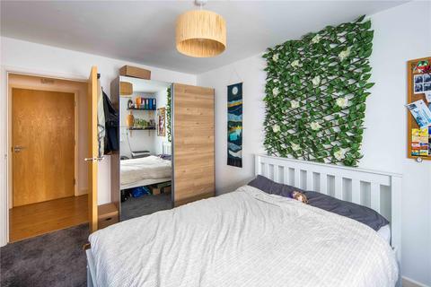 2 bedroom flat to rent - Garway Court, 1 Matilda Gardens, London, E3