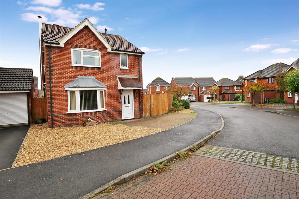 Azalea Road, Wick St. Lawrence, WestonSuperMare 3 bed house £285,000