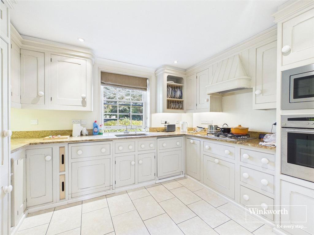 Apartment in Reading - View 3