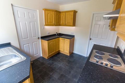 3 bedroom terraced house to rent, Abingdon Way, Bloxwich