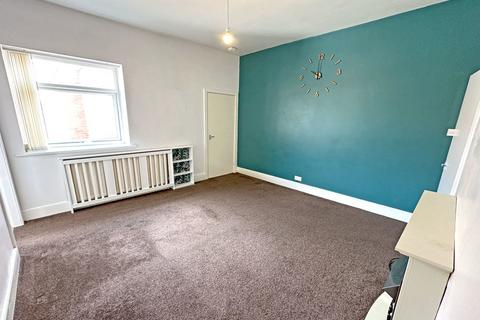 3 bedroom flat to rent, Waterloo Place, North Shields, North Tyneside