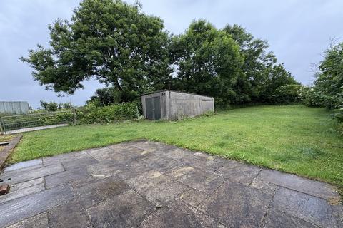 4 bedroom semi-detached house to rent, Crawthorne