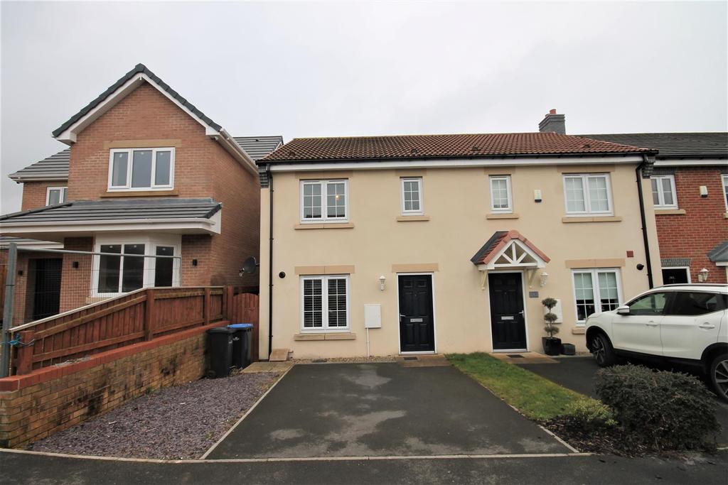 Cedarwood Glade, Stainton, Middlesbrough 3 bed semidetached house £