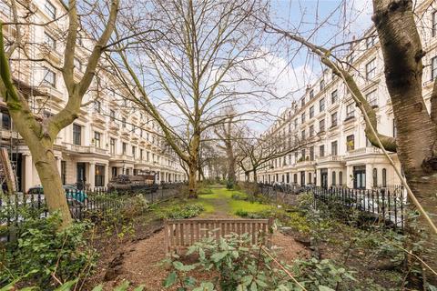 2 bedroom flat for sale, Queens Gardens, Bayswater, London