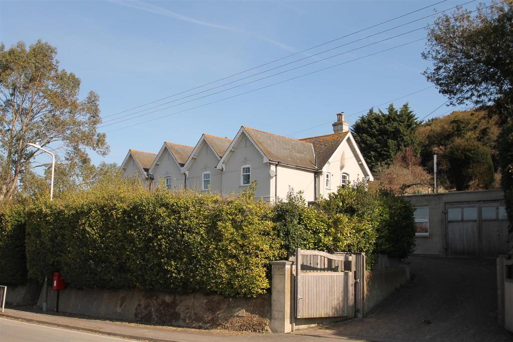 Rochester Road, Burham 3 bed semidetached house £495,000