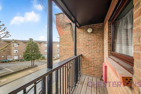 undefined, Horseshoe Close
