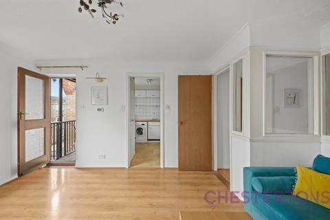 undefined, Horseshoe Close