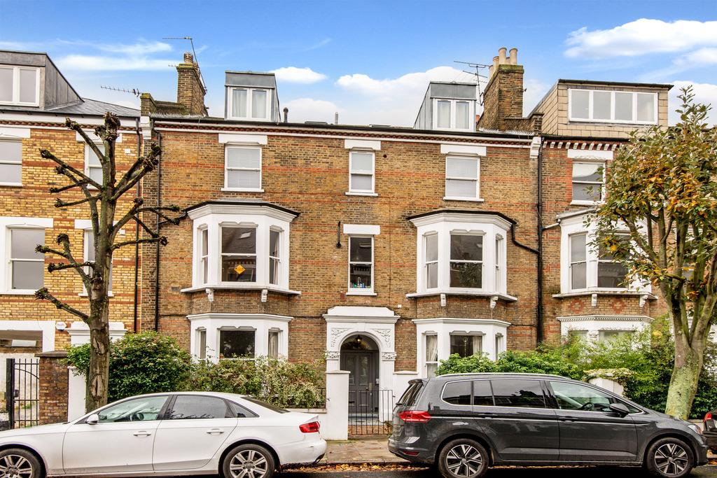 Estelle Road, London, NW3 2 bed flat £2,245 pcm (£518 pw)
