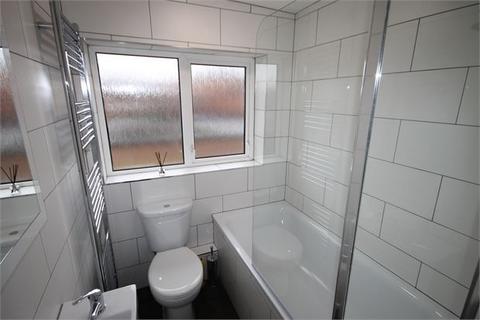 2 bedroom end of terrace house to rent, Appletongate, Newark, Nottinghamshire.