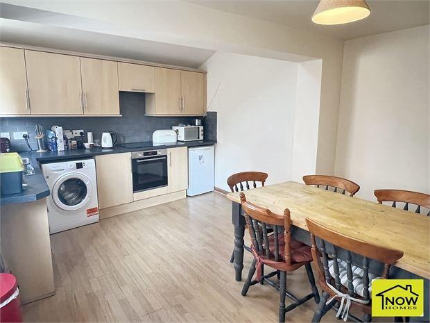 Dining kitchen