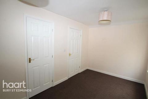 undefined, Mead Road, Bury st edmunds