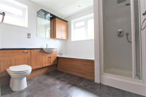 4 bedroom semi-detached house to rent, Lipsham Close, Banstead