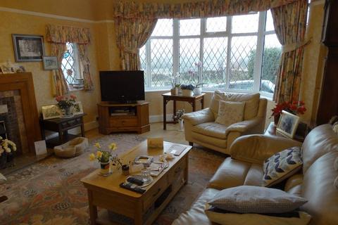 3 bedroom detached house for sale, Llanrhos Road, Llandudno