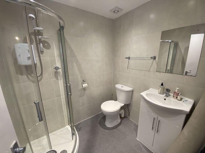 En-Suite Bathroom
