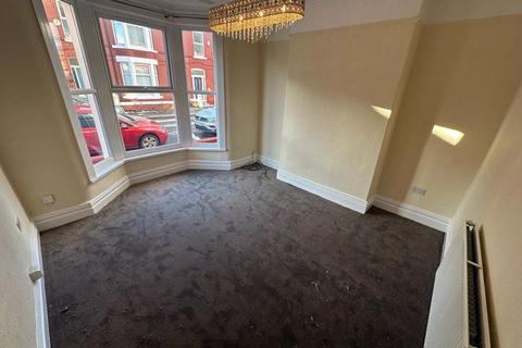 3 bedroom terraced house to rent, Karslake Road Mossley Hill L18