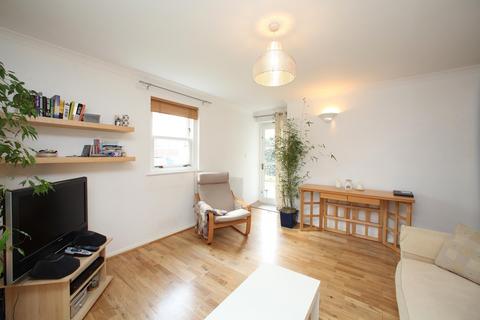 2 bedroom flat to rent, Stoke Newington Church Street, London