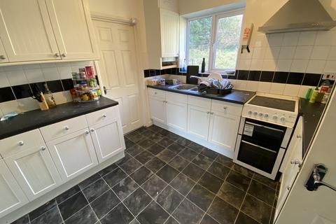 5 bedroom semi-detached house to rent - Wavell Way, Winchester