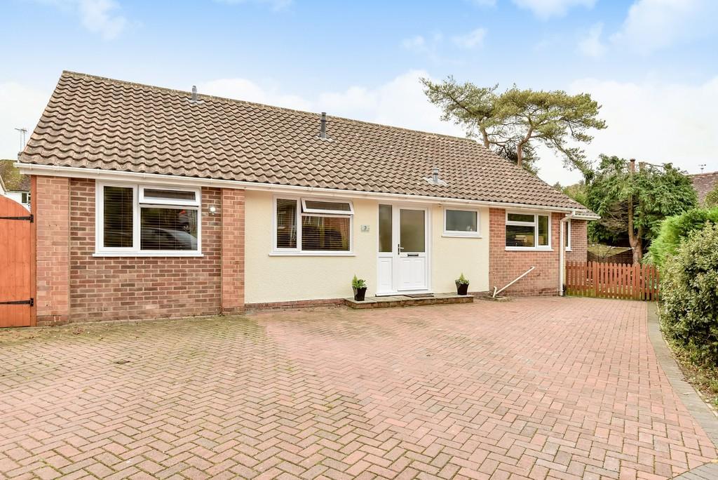 Woodlea Close, Winchester 3 bed detached bungalow £650,000