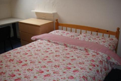 6 bedroom flat to rent - Spottiswoode Street, Edinburgh EH9